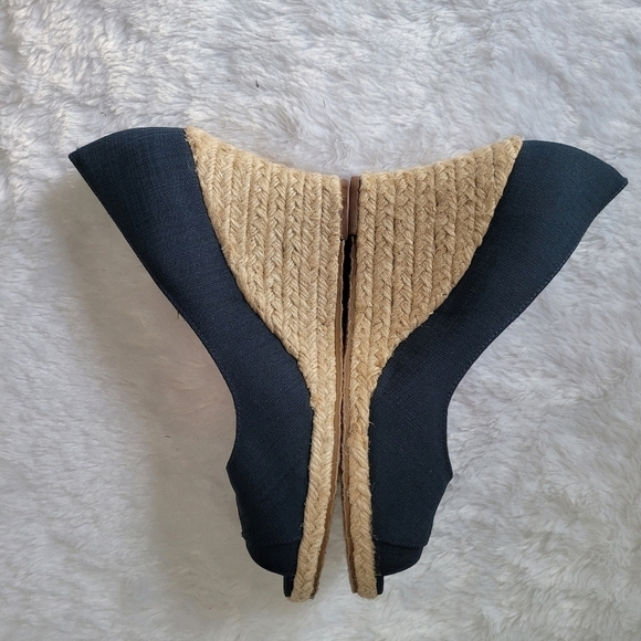 LILLY PULITZER Resort Chic Wedge Critters - Picture 10 of 13